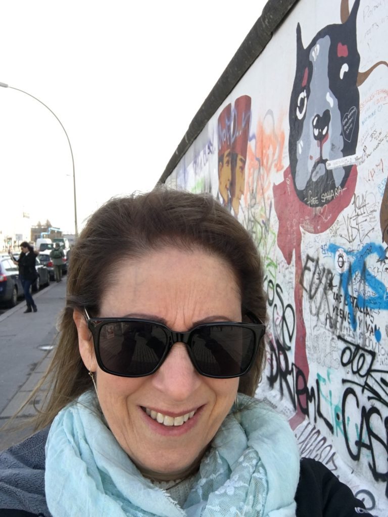 y sister Jackie taking a selfie at the East Side Gallery/Berlin Wall